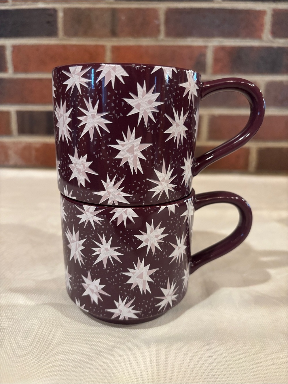 Maroon Star Pattern Ceramic Mugs - Set of 2 - Picture 4 of 10